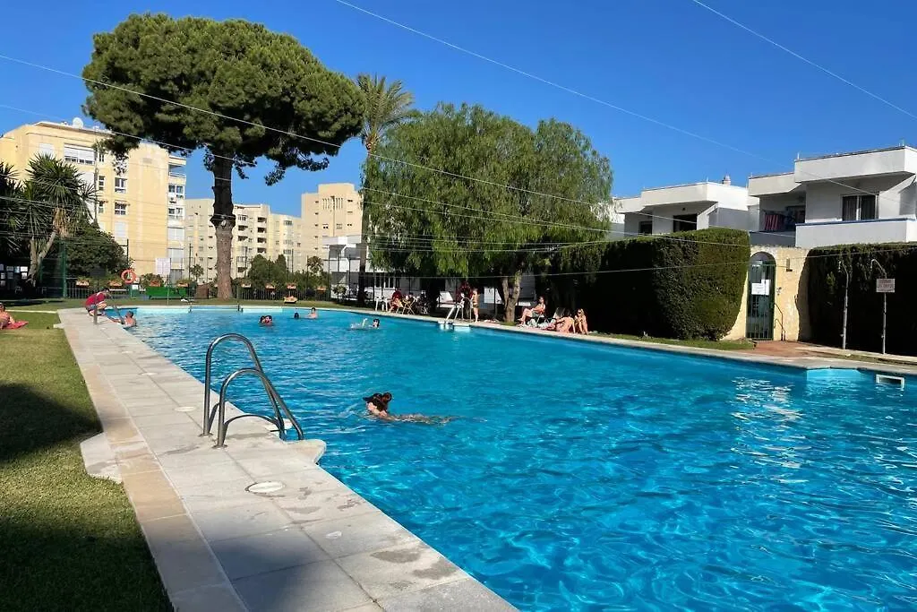 אסטפונה Tres Bel Appartement Avec Piscine Et Tennis Entre Amis Ou En Famille דירה