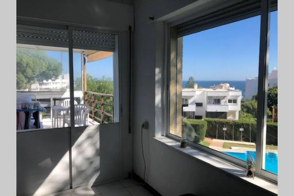 אסטפונה Tres Bel Appartement Avec Piscine Et Tennis Entre Amis Ou En Famille