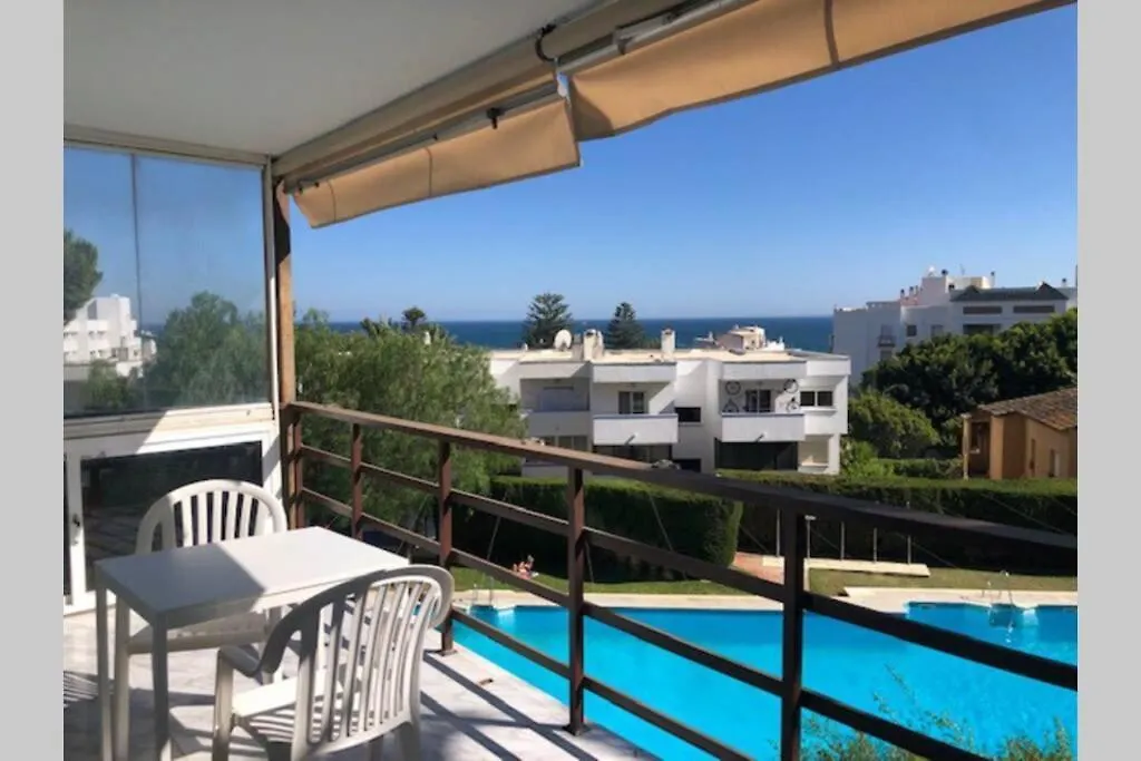 אסטפונה Tres Bel Appartement Avec Piscine Et Tennis Entre Amis Ou En Famille דירה